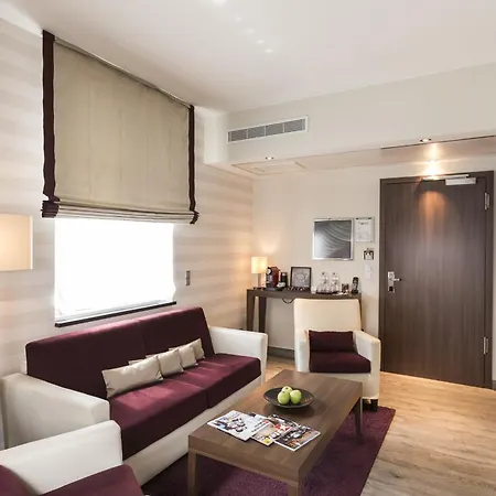 René Bohn Hotel 4*