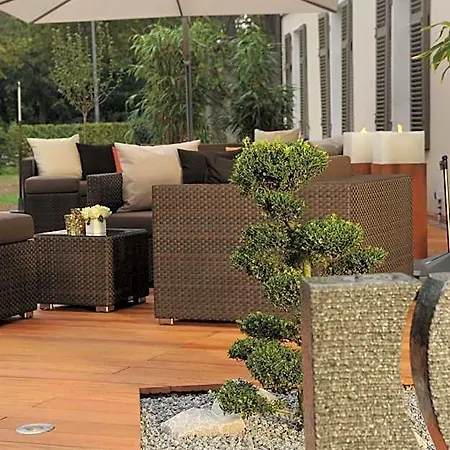 René Bohn Hotel 4*